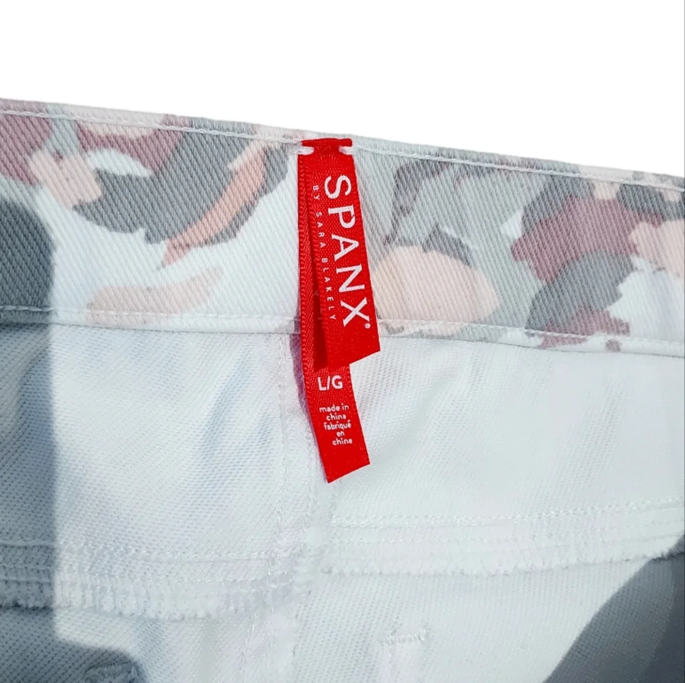 SPANX Jean-ish Blush Bloom Floral Leggings 20018R size L - Picture 3 of 11